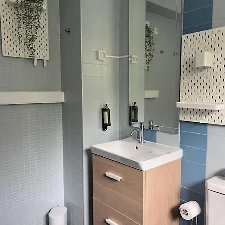 And Renewed 1 Bedroom At Campolide Apartman *